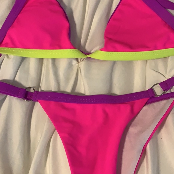 Yes girl! Leggings swim wear. Colorblocked bikini only worn once! - Picture 2 of 2